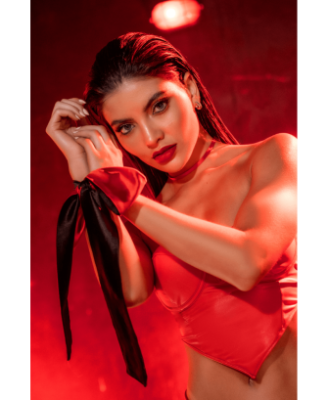 Accessoire coquin en satin réversible noir & rouge 